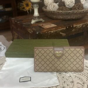 Gucci Beige and Brown Patterned Wallet